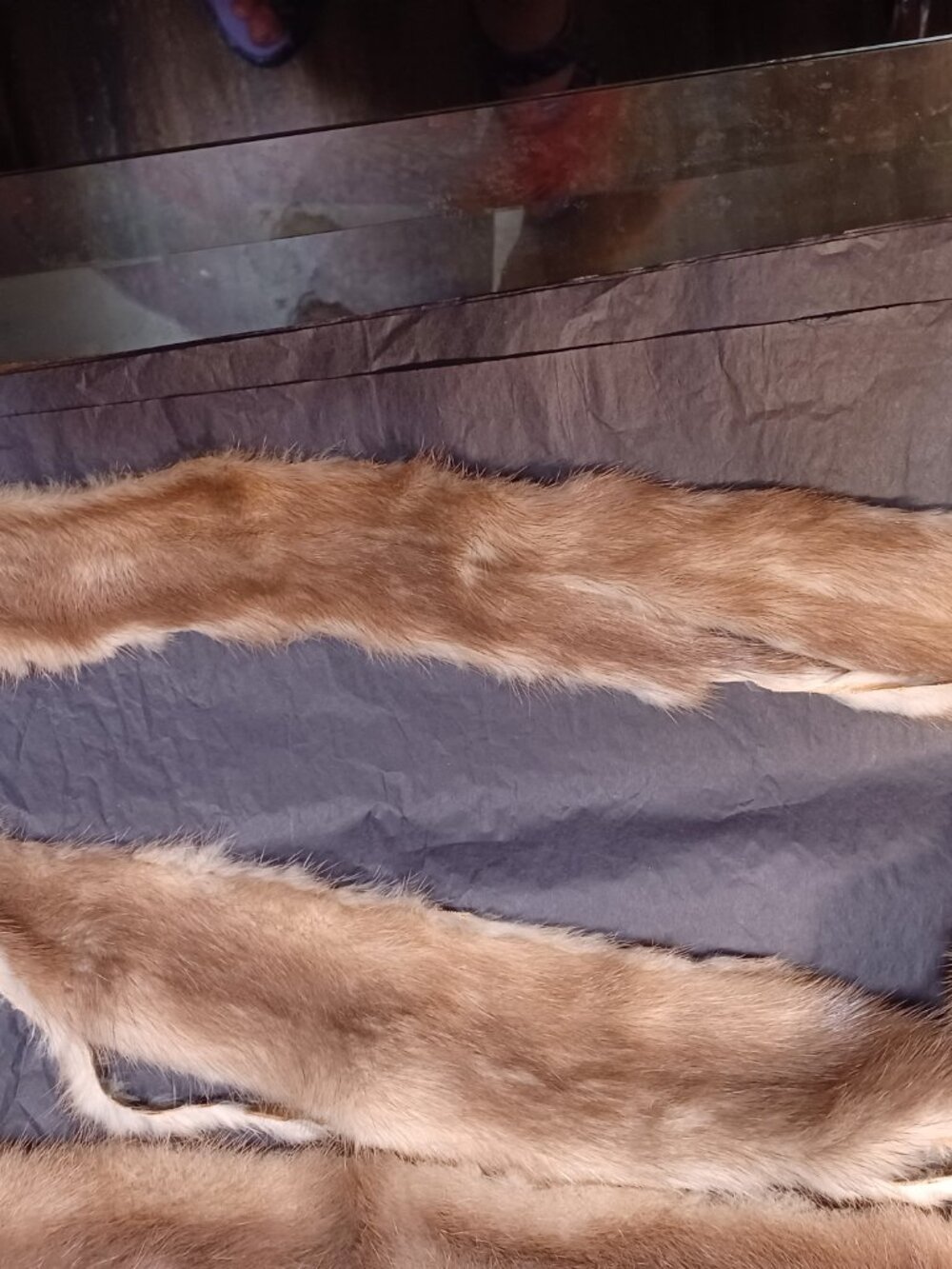 Pieces of Scrap Fur - Mink - Great For Small Projects - Picture 8 of 14